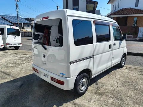 Toyota Pixis Van