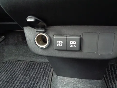Daihatsu Mira Tocot