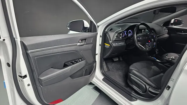 Hyundai Elantra (Avante)