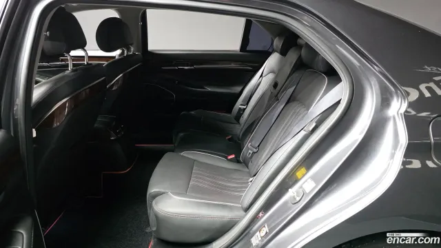 Genesis G90 (EQ900)