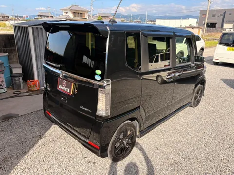 Honda N-BOX Custom