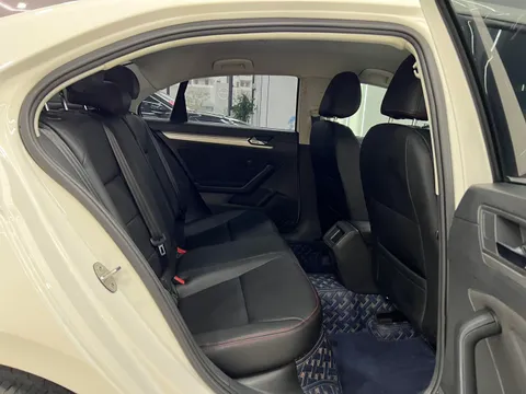 Volkswagen Lamando