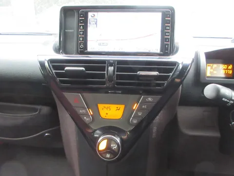 Toyota iQ