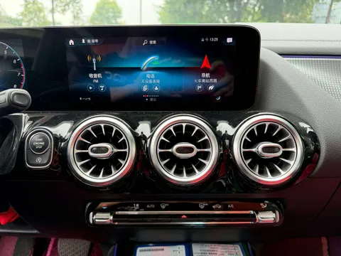 Mercedes-Benz Mercedes-Benz GLA