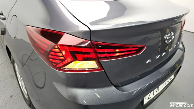 Hyundai Elantra (Avante)