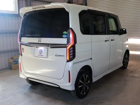 Honda N-BOX Custom
