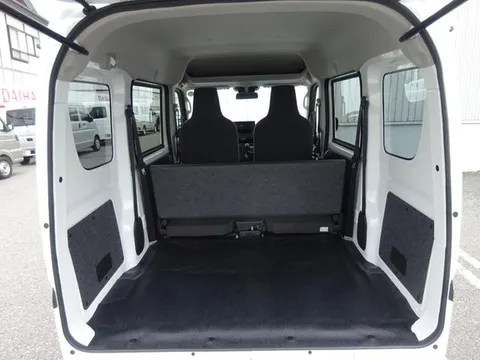 Nissan Clipper Van