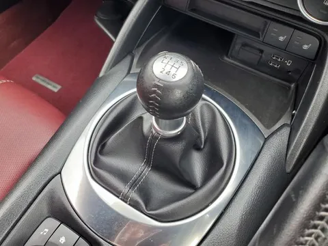 Mazda MX-5 (Roadster)