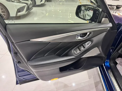 Infiniti Q50L