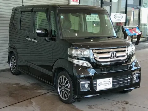 Honda N-BOX Custom