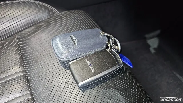 Genesis G90 (EQ900)