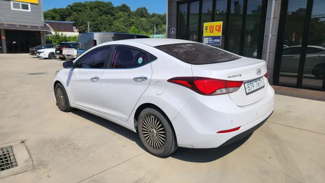 Hyundai Elantra (Avante)