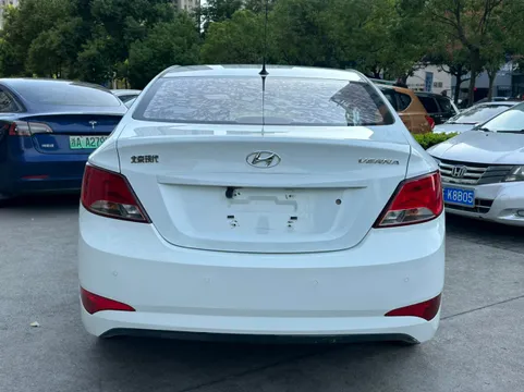 Hyundai Reina