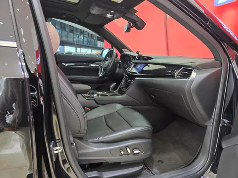 Cadillac XT6