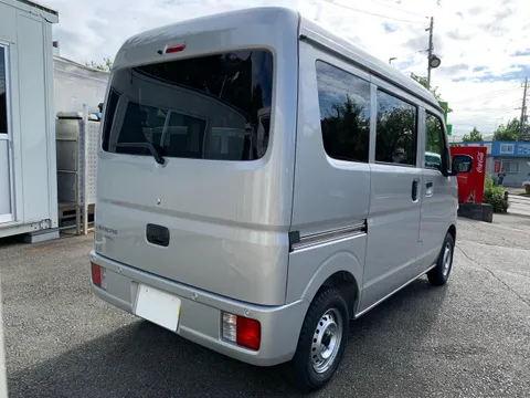 Mitsubishi Minicab Van