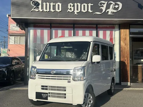 Nissan Clipper Van