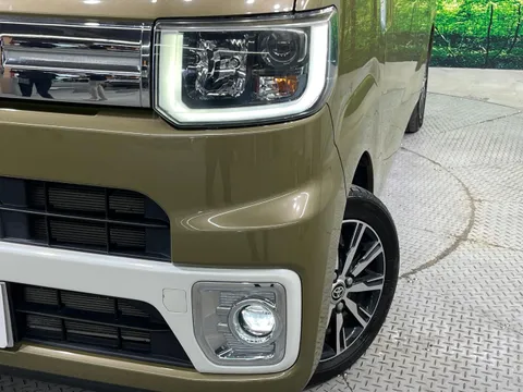 Toyota Pixis Mega