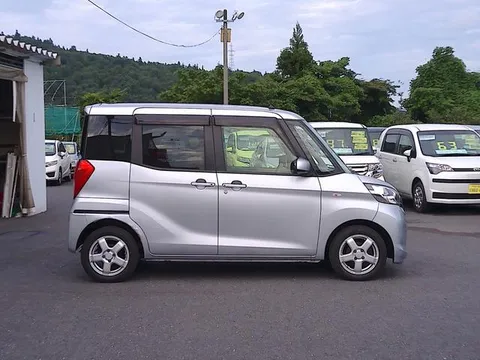 Mitsubishi eK Space