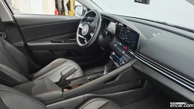 Hyundai Elantra (Avante)