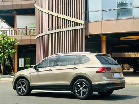 Volkswagen Tiguan L