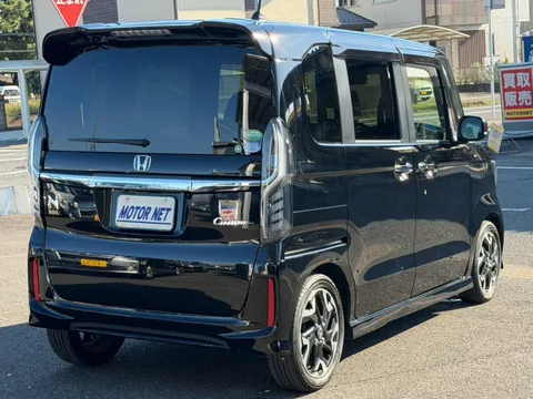 Honda N-BOX Custom