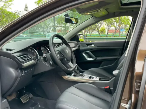Peugeot 408