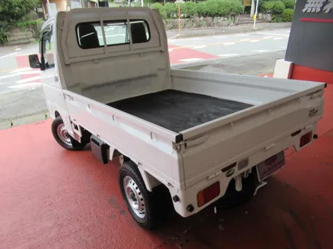 Mazda Scrum Truck