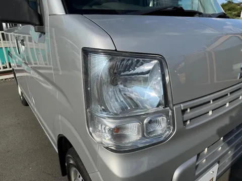 Mitsubishi Minicab Van