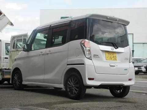 Nissan Dayz Roox
