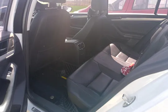 Volkswagen Sagitar