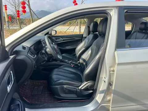 Roewe i5