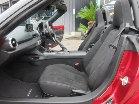 Mazda MX-5 (Roadster)