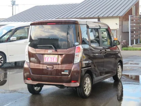 Nissan Dayz Roox
