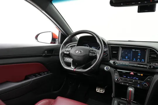 Hyundai Elantra (Avante)
