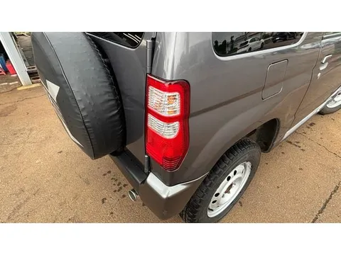 Nissan KIX