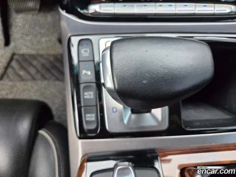 Genesis G90 (EQ900)