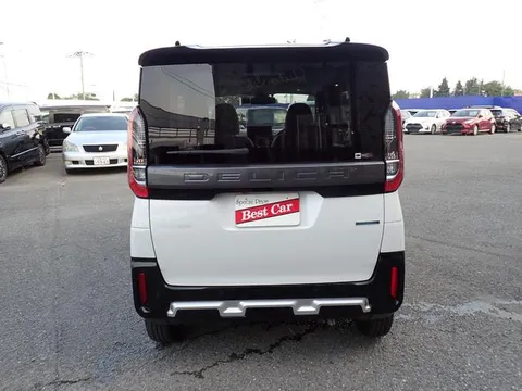 Mitsubishi Delica Mini