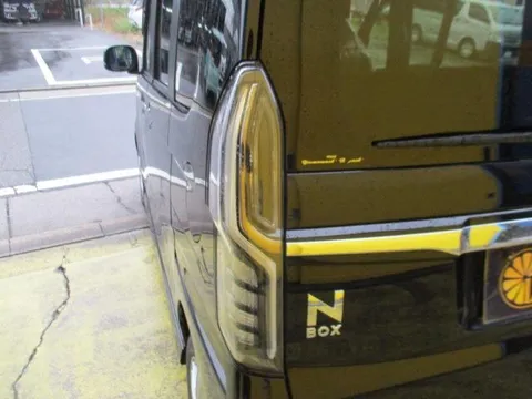 Honda N-BOX Custom