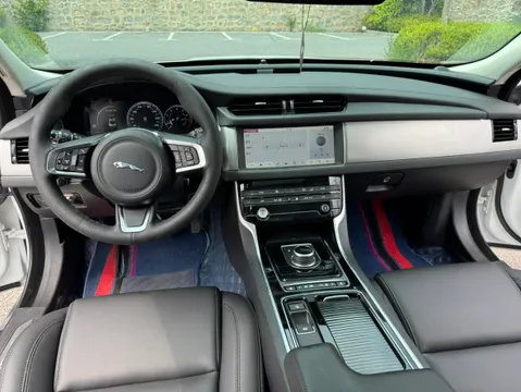 Jaguar XFL