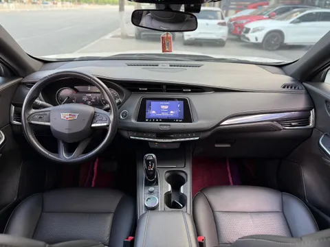 Cadillac XT4