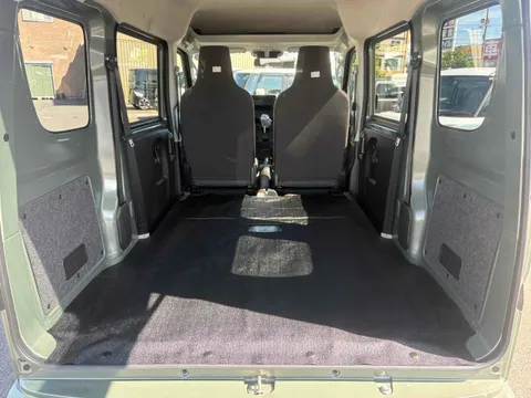 Nissan Clipper Van