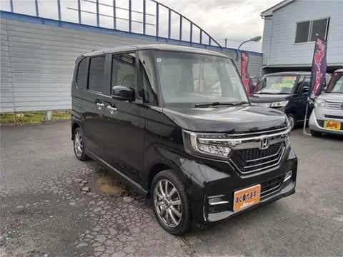 Honda N-BOX Custom