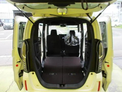 Honda N-BOX Custom
