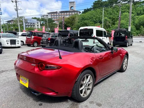 Mazda MX-5 (Roadster)