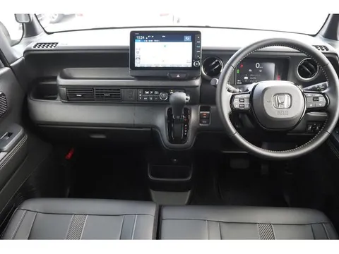 Honda N-BOX Custom