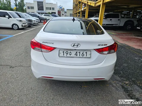 Hyundai Elantra (Avante)