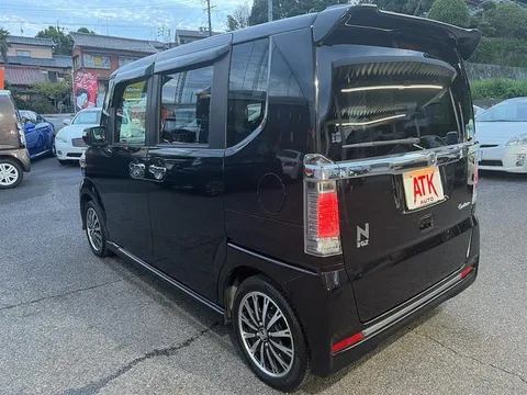 Honda N-BOX Custom