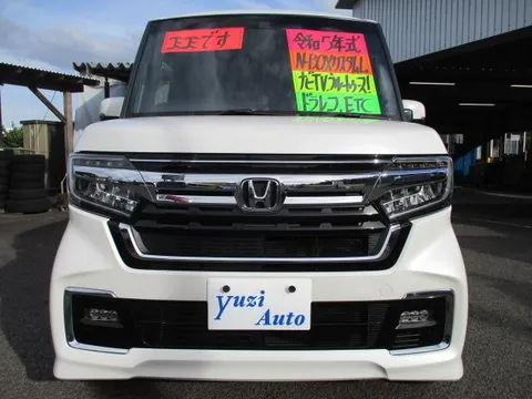 Honda N-BOX Custom
