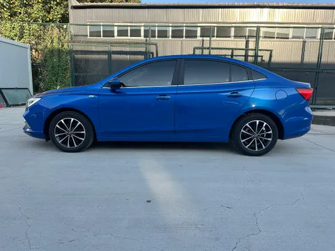 Roewe i5