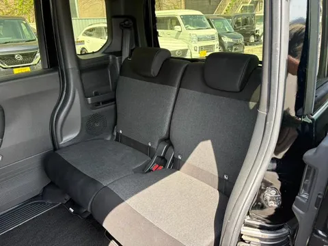Honda N-BOX Custom